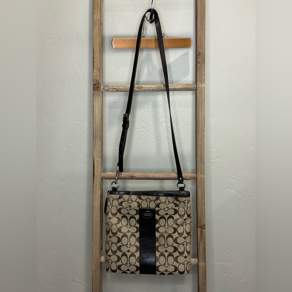 Coach Legacy Signature Large Crossbody Swingpack